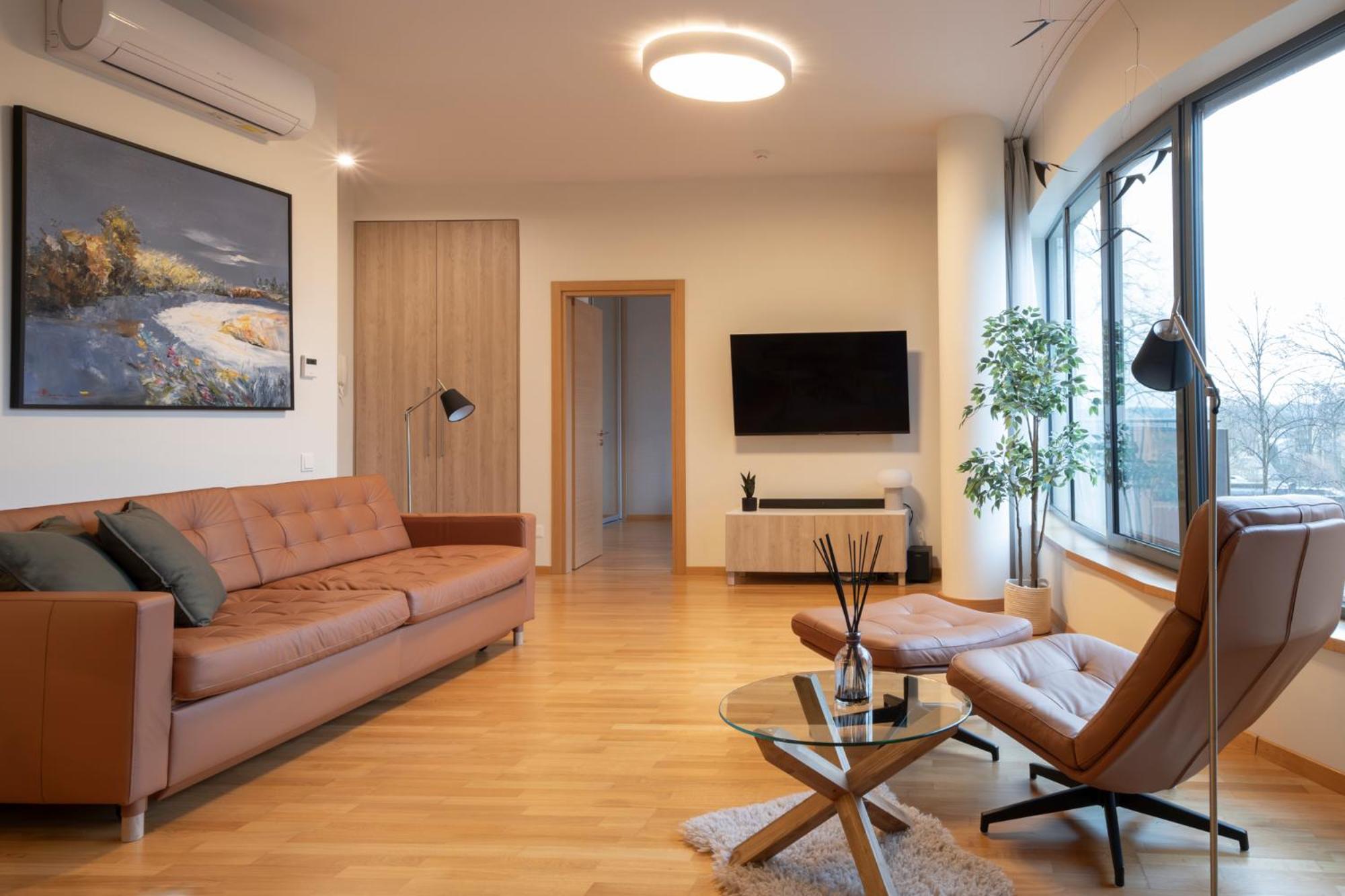 2 Bedroom Apt, 2 Garage Spots & Balconies, Self Check-In, By Cohost Druskininkai Bagian luar foto