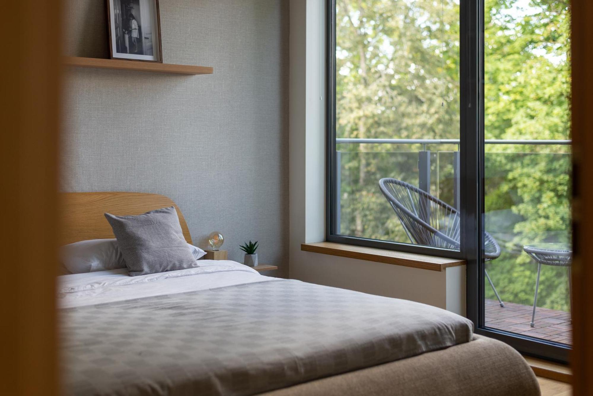 2 Bedroom Apt, 2 Garage Spots & Balconies, Self Check-In, By Cohost Druskininkai Bagian luar foto