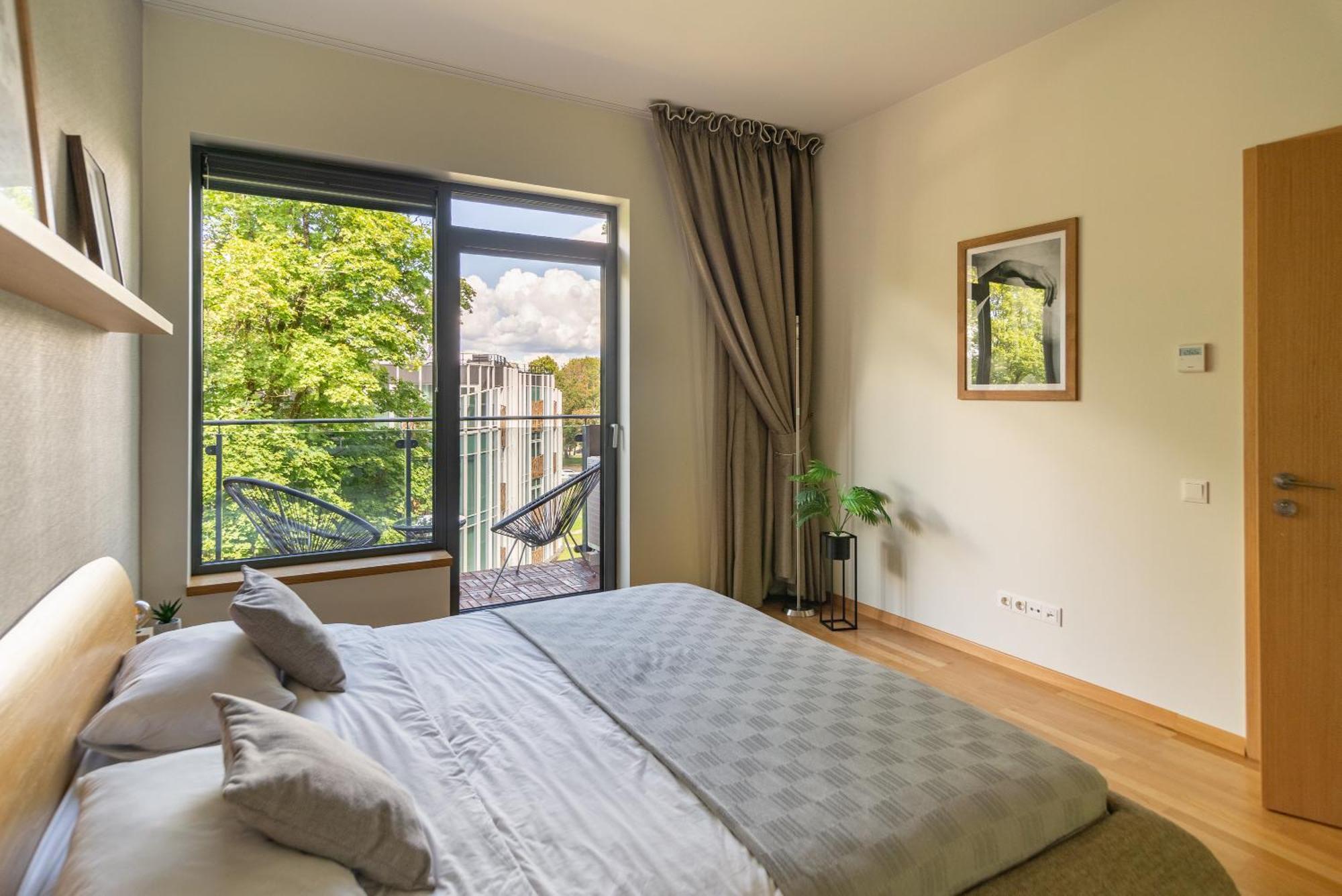 2 Bedroom Apt, 2 Garage Spots & Balconies, Self Check-In, By Cohost Druskininkai Bagian luar foto