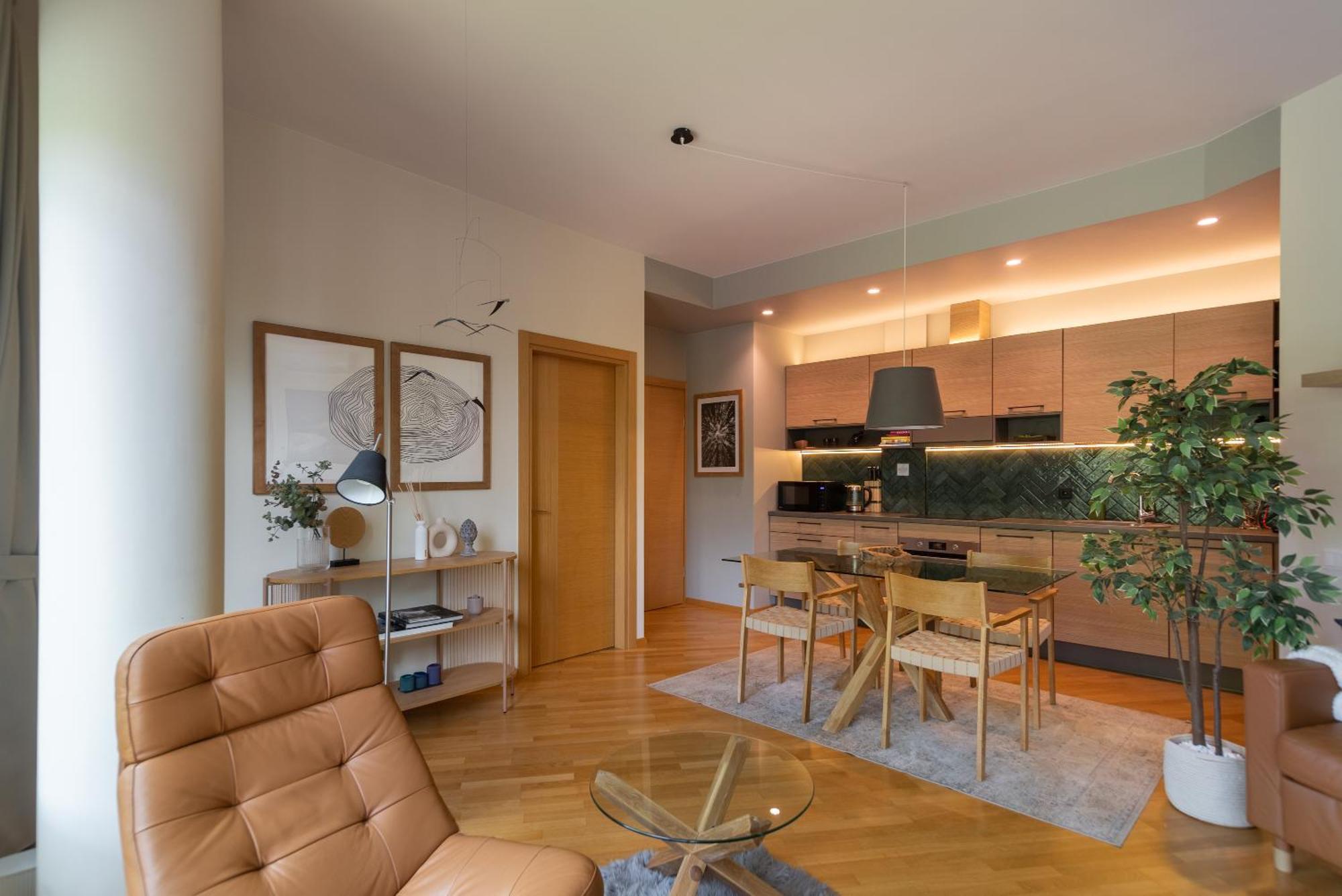 2 Bedroom Apt, 2 Garage Spots & Balconies, Self Check-In, By Cohost Druskininkai Bagian luar foto
